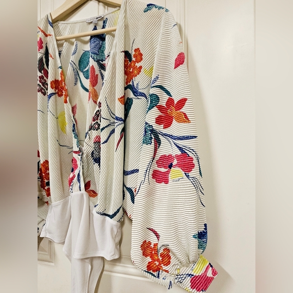 COPY - Fashion Nova Floral flowers pleated bishop sleeve Bodysuit blouse size L - Picture 12 of 12